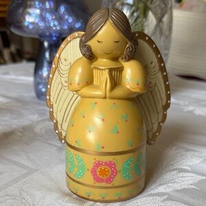 Vintage 1980’s plastic praying angel figurine